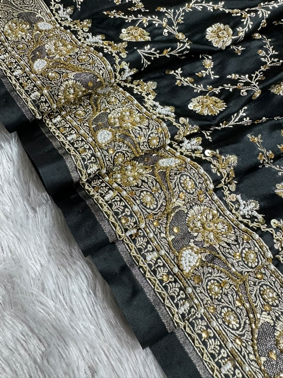 Handwork Banarasi Silk Saree – Black with Zari &amp; Zardozi Embroidery