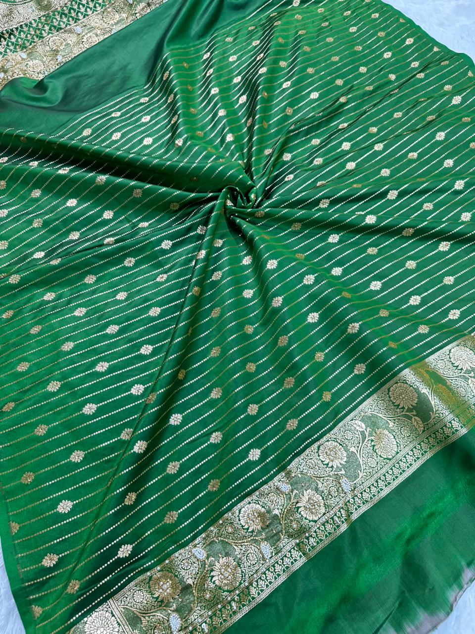 Handwork Banarasi Silk Saree – Emerald Green with Zari &amp; Zardozi Embroidery