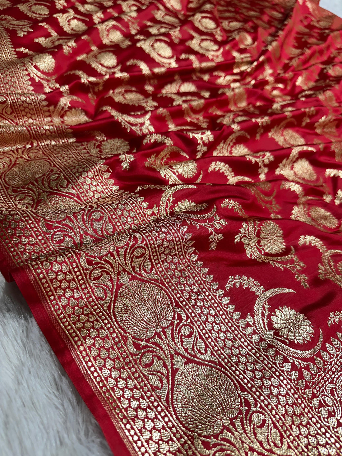 Baanrasi silk satin saree